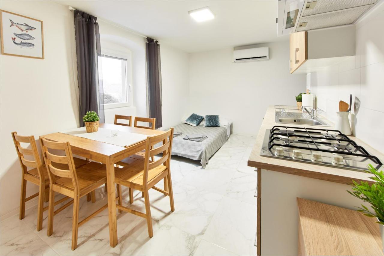 Ferienwohnung Kuca Nerezinka Nerezine Exterior foto