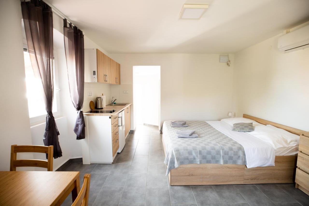 Ferienwohnung Kuca Nerezinka Nerezine Exterior foto